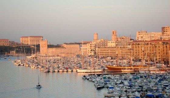 Marseille Vieux Port at sunrise1.JPG